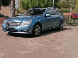 Blau Gebraucht 2010 Mercedes E350 Kombi | 5.999 €