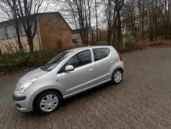 Grau Gebraucht 2010 Nissan Pixo Kleinwagen | 3.300 €