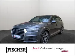 Grau Gebraucht 2018 Audi Q7 Comfort SUV | 37.987 € (Fairer Preis)