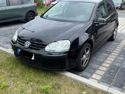 Schwarz Gebraucht 2005 VW Golf V Limousine | 2.500 € (Fairer Preis)