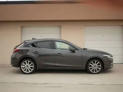 Grau Gebraucht 2018 Mazda 3 Sports-Line Limousine | 11.600 € (Etwas zu teuer)