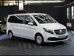Weiß Gebraucht 2022 Mercedes V220 Van / Kleinbus | 41.499 € (Guter Preis)