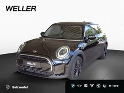 Schwarz Gebraucht 2021 Mini ONE Classic Kleinwagen | 18.990 € (Fairer Preis)