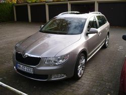 Beige Gebraucht 2013 Skoda Superb Exclusive Kombi | 6.900 € (Etwas zu teuer)