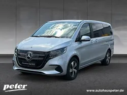 Hightechsilber Gebraucht 2024 Mercedes EQV300 Avantgarde Van / Kleinbus | 59.990 € (Teuer)