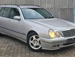 Silber Gebraucht 2002 Mercedes E220 Classic Kombi | 3.850 € (Fairer Preis)