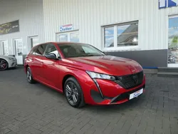 Rot Gebraucht 2024 Peugeot 308 Allure Limousine | 25.290 € (Superpreis)