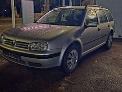 Silber Gebraucht 2001 VW Golf IV Comfortline Kombi | 1.200 € (Guter Preis)