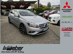 Silber Gebraucht 2015 Mercedes A200 Urban Limousine | 11.990 € (Fairer Preis)