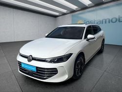 Weiß Gebraucht 2024 VW Passat Kombi | 40.949 € (Guter Preis)