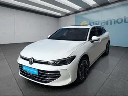 Weiß Gebraucht 2024 VW Passat Kombi | 40.949 € (Guter Preis)