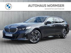 Grau Neu 2025 BMW 520 M Sport Kombi | 59.595 € (Fairer Preis)