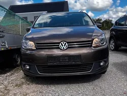 Braun Gebraucht 2014 VW Touran Van / Kleinbus | 4.999 € (Superpreis)
