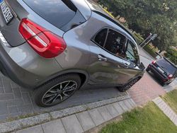 Grau Gebraucht 2016 Mercedes GLA200 Urban SUV | 17.400 € (Fairer Preis)