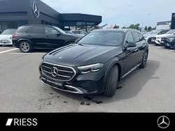 Schwarz Gebraucht 2024 Mercedes E220 Kombi | 64.900 €