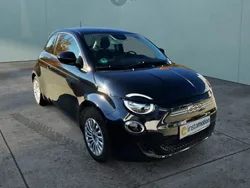 Schwarz Gebraucht 2021 Fiat 500e Action Limousine | 14.930 € (Etwas zu teuer)