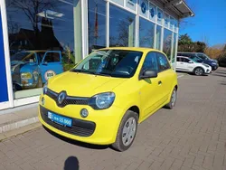 Gelb Gebraucht 2017 Renault Twingo Life Kleinwagen | 9.620 € (Fairer Preis)
