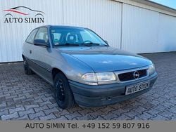Grau Gebraucht 1994 Opel Astra Kombi | 1.499 €