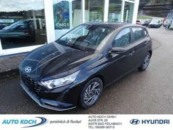 Schwarz (phantom black / met) Neu 2025 Hyundai i20 Trend Limousine | 22.990 € (Etwas zu teuer)