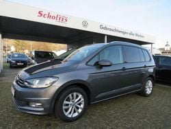 Indiumgrau metallic Gebraucht 2017 VW Touran Comfortline Van / Kleinbus | 18.680 € (Guter Preis)