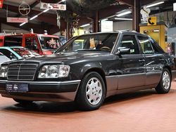 Schwarz Gebraucht 1991 Mercedes 300 Limousine | 18.490 €