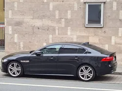 Schwarz Gebraucht 2017 Jaguar XE R Limousine | 21.790 € (Fairer Preis)