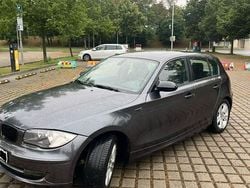 Grau Gebraucht 2007 BMW 120 Kleinwagen | 3.800 € (Fairer Preis)