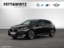 Saphirschwarz metallic Gebraucht 2024 BMW 120 M Sport Kleinwagen | 31.500 € (Superpreis)