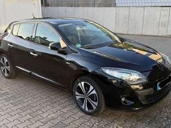 Schwarz Gebraucht 2011 Renault Mégane III Bose Edition Limousine | 4.499 € (Fairer Preis)