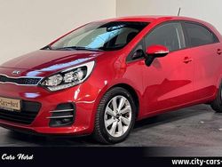 Rot Gebraucht 2016 Kia Rio Limousine | 12.999 € (Etwas zu teuer)