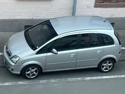 Silber Gebraucht 2009 Opel Meriva Edition Van / Kleinbus | 2.599 € (Teuer)