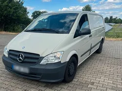 Beige Gebraucht 2011 Mercedes Vito Van / Kleinbus | 12.000 €