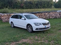 Weiß Gebraucht 2013 Skoda Superb Kombi | 8.555 € (Guter Preis)