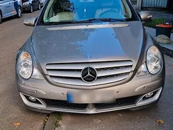 Grau Gebraucht 2007 Mercedes R320 Van / Kleinbus | 6.500 € (Etwas zu teuer)