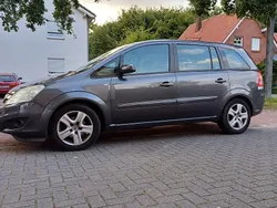 Grau Gebraucht 2009 Opel Zafira Van / Kleinbus | 1.750 € (Guter Preis)