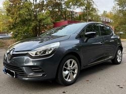 Grau Gebraucht 2017 Renault Clio IV Intens Kleinwagen | 10.650 € (Etwas zu teuer)