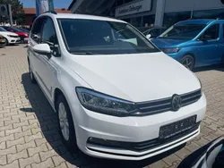 Weiß Gebraucht 2017 VW Touran Comfortline Van / Kleinbus | 14.999 € (Guter Preis)