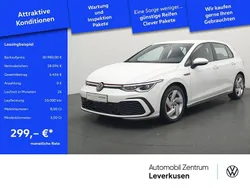 Schwarz / pure white (metallic) Gebraucht 2024 VW Golf VIII GTI Limousine | 30.980 € (Guter Preis)