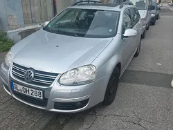 Silber Gebraucht 2007 VW Golf V Kombi | 1.200 €