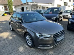 Grau Gebraucht 2016 Audi A3 Limousine | 15.950 € (Fairer Preis)