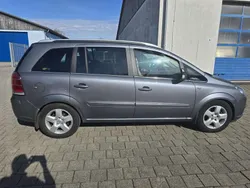 Grau Gebraucht 2005 Opel Zafira Van / Kleinbus | 3.300 € (Fairer Preis)