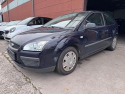 Blau Gebraucht 2005 Ford Focus Trend Limousine | 2.990 € (Fairer Preis)
