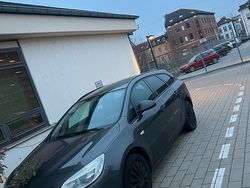 Grau Gebraucht 2012 Opel Astra Kombi | 3.100 €