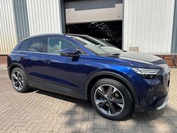 Blau Gebraucht 2021 Audi Q4 e-tron Basis SUV | 19.635 €