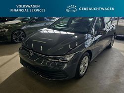 Grau Gebraucht 2023 VW Golf Life Limousine | 23.349 € (Fairer Preis)