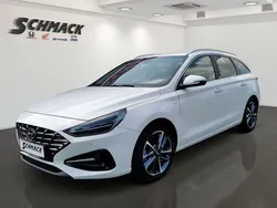 Weiß Gebraucht 2021 Hyundai i30 Prime Kombi | 21.490 € (Etwas zu teuer)