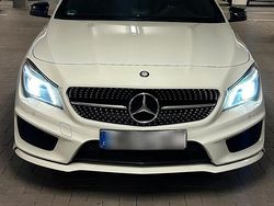 Weiß Gebraucht 2013 Mercedes CLA200 AMG Limousine | 17.500 €