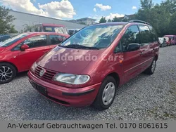 Rot Gebraucht 1996 VW Sharan Van / Kleinbus | 2.490 €