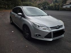 Silber Gebraucht 2011 Ford Focus Limousine | 3.600 € (Superpreis)