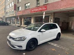 Weiß Gebraucht 2019 VW Golf VII Highline Limousine | 15.990 € (Fairer Preis)